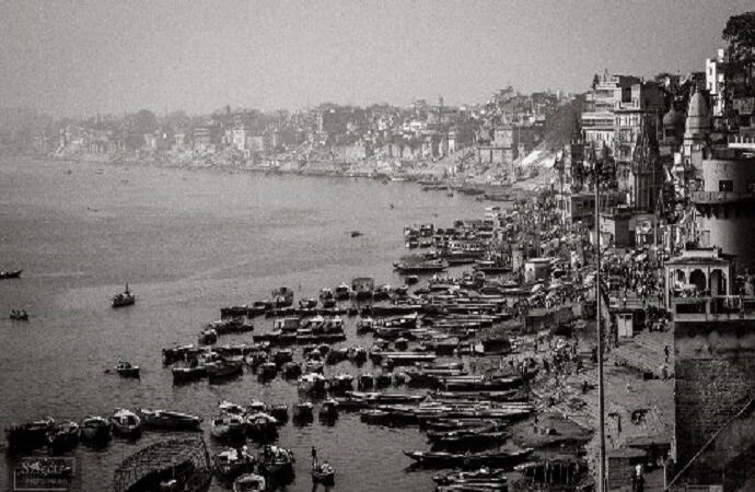 बनारस की सियासत : बाहरी चेहरों की चकाचौंध में घुटती बीजेपी,  मोदी के करिश्मे के बीच कोई नहीं सुन रहा पुराने सिपाहियों की खामोश पीड़ा !