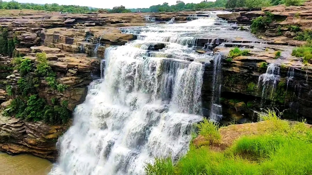 कर्मनाशा वाटरफालः प्रकृति और रोमांच का संगम